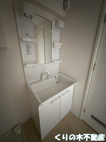 洗面設備　同タイプのお部屋です（現況を優先します）