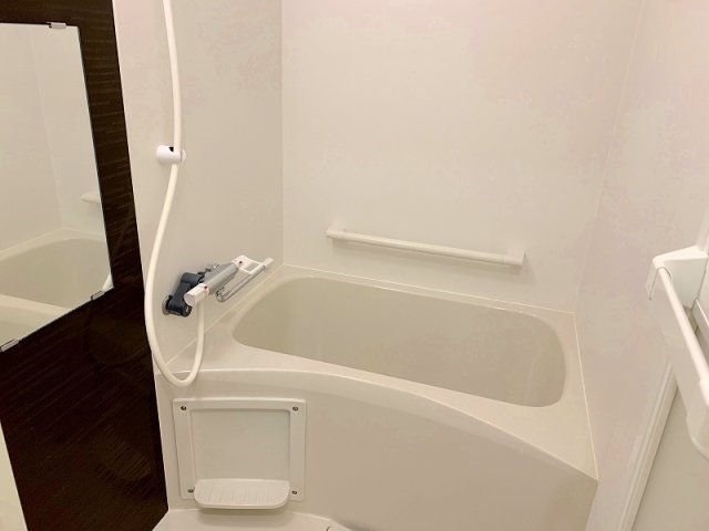 バス・シャワールーム　カラーパネル使用