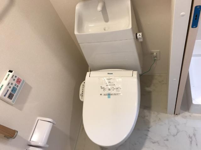 トイレ　シャワー付トイレ