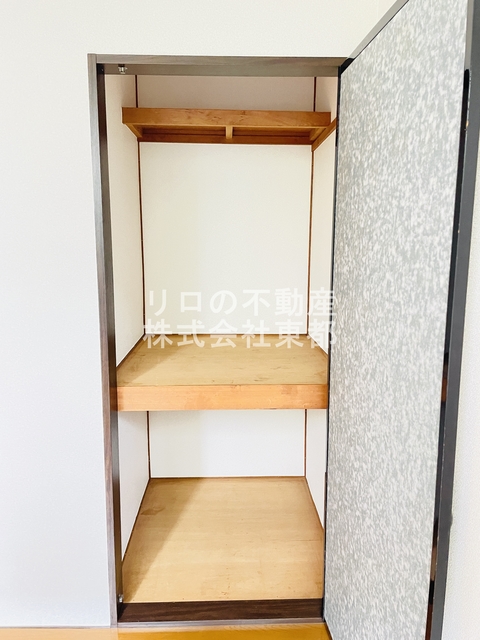 収納　奥行のある収納付です！増えがちな荷物をもスッキリ収納できます