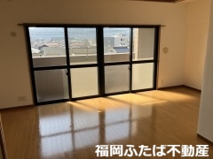 セピアコート博多南の居間写真