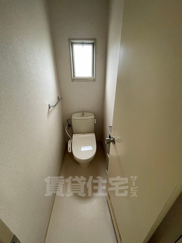 ＪＲ片町線 松井山手駅 徒歩44分 2階建 築37年のトイレ写真