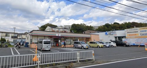 コンビニ　セブンイレブン 横浜栄上郷町店（コンビニ）まで851m