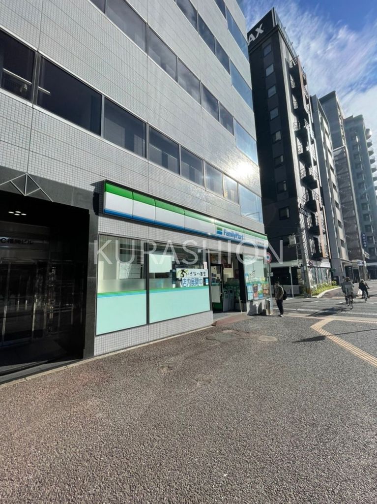 コンビニ　ファミリーマート博多中洲5丁目店（コンビニ）まで1m