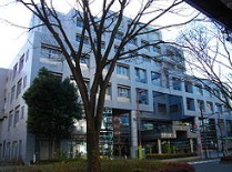 高校・高専　都立新宿山吹高等学校（高校・高専）まで418m