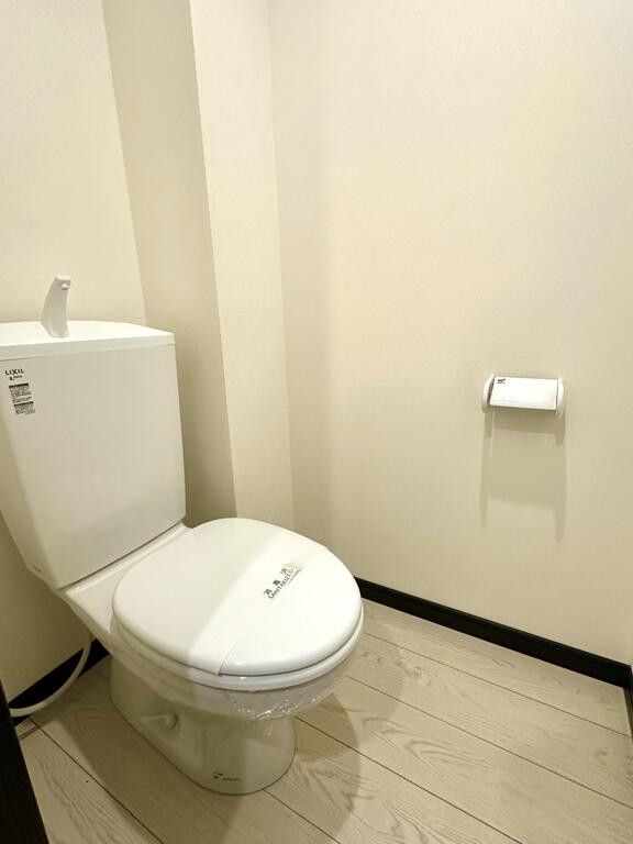 都営新宿線 住吉駅 徒歩9分 5階建 築9年のトイレ写真
