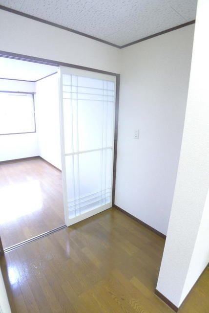 第二稲荷山ハイツの内装写真