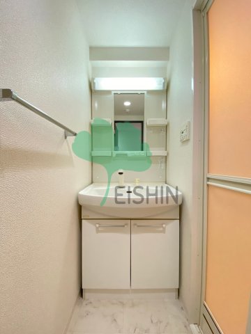 洗面設備　シンプルで使いやすい洗面台です！