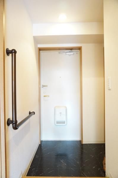 玄関　（別タイプ参考写真）アーンジユ赤羽岩淵　北区岩淵町