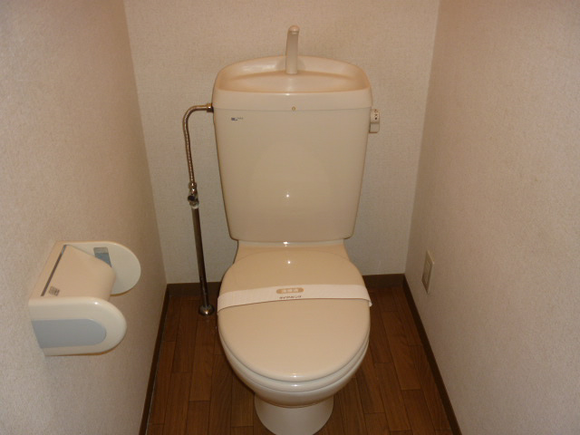 【三木市大村のアパートのトイレ】