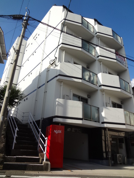 長崎市上野町のマンションの建物外観