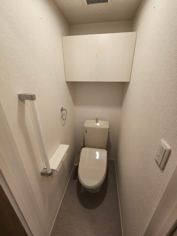 【川西市山原のアパートのトイレ】