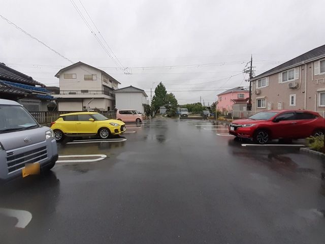 【香芝市五位堂のアパートの駐車場】