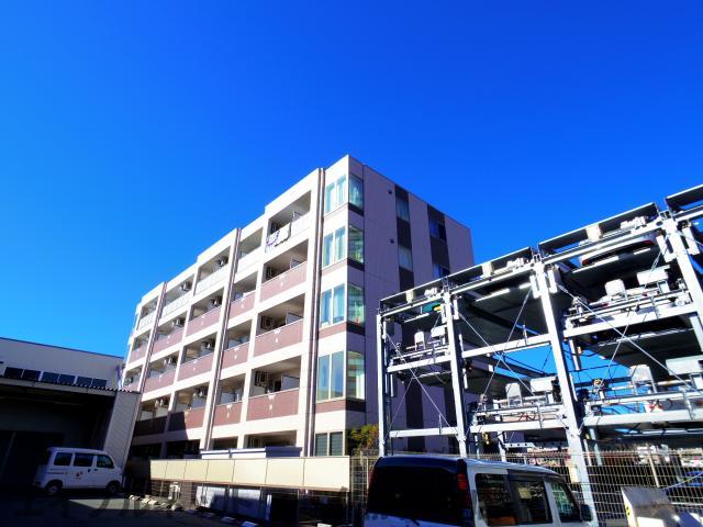 【静岡市駿河区曲金のマンションの建物外観】