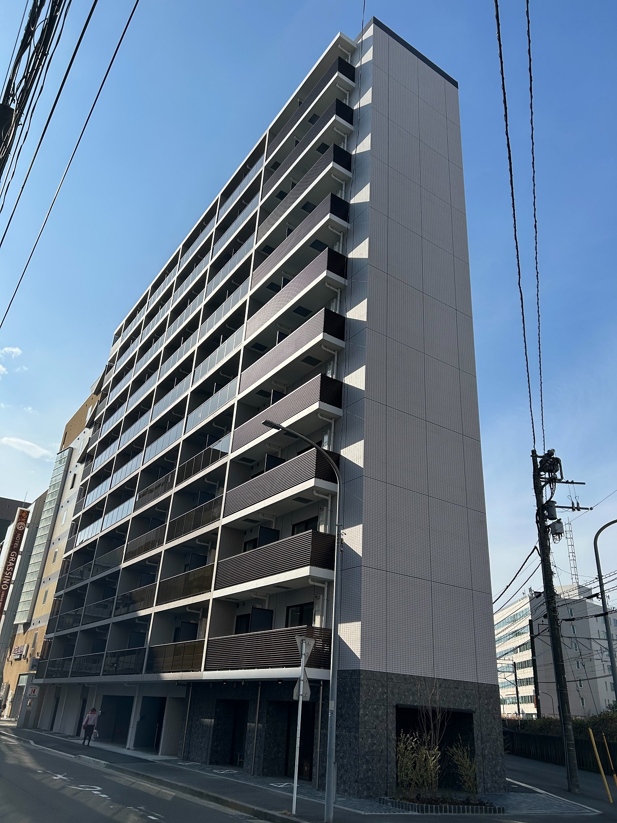 【CREST TAPP SHIN YOKOHAMAの建物外観】