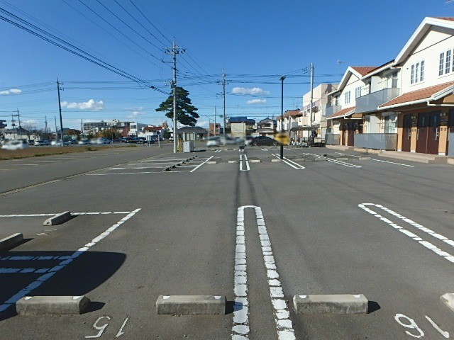 【下都賀郡野木町大字丸林のアパートの駐車場】