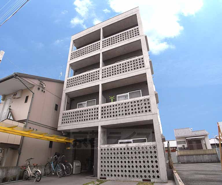 京都市北区紫野十二坊町のマンションの建物外観