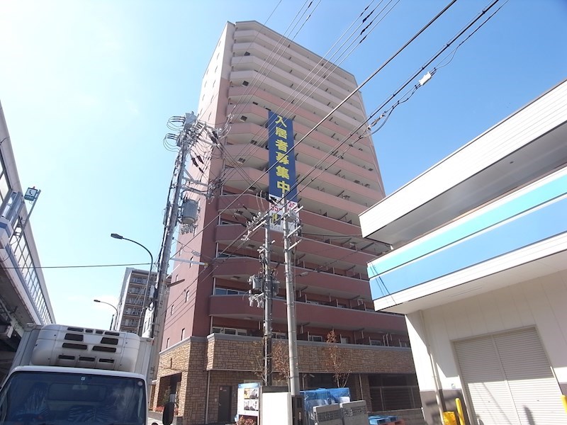 神戸市兵庫区三川口町のマンションの建物外観