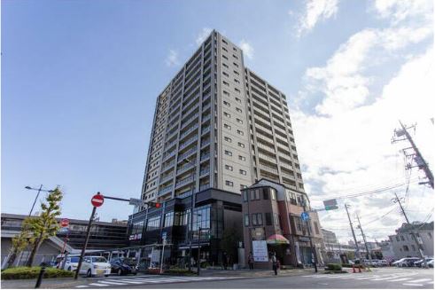 小田原市城山のマンションの建物外観