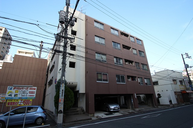 【広島市中区東白島町のマンションの建物外観】