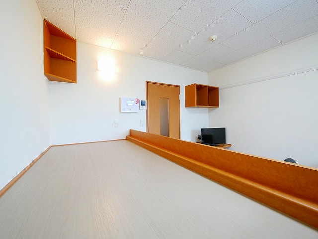 その他部屋・スペース　落ち着いた色調の寝室です