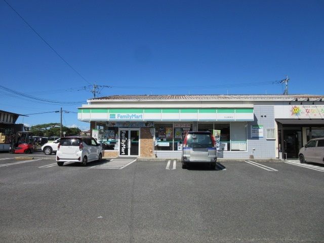 コンビニ　ファミリーマート宇土浦田店（コンビニ）まで800m