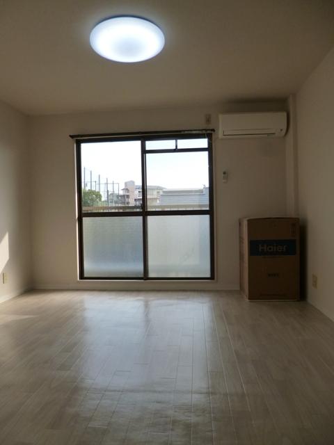 居室・リビング　お問合せは　西区専門店　リプロ神戸西店