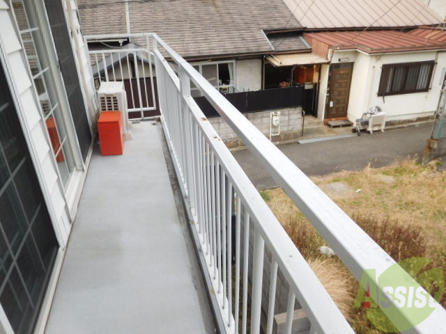 バルコニー　たくさん洗濯物も干せます