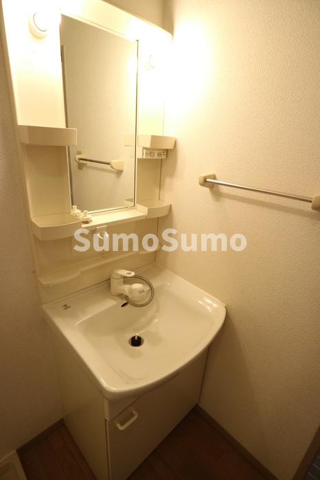 洗面設備　脱衣スペースもあります