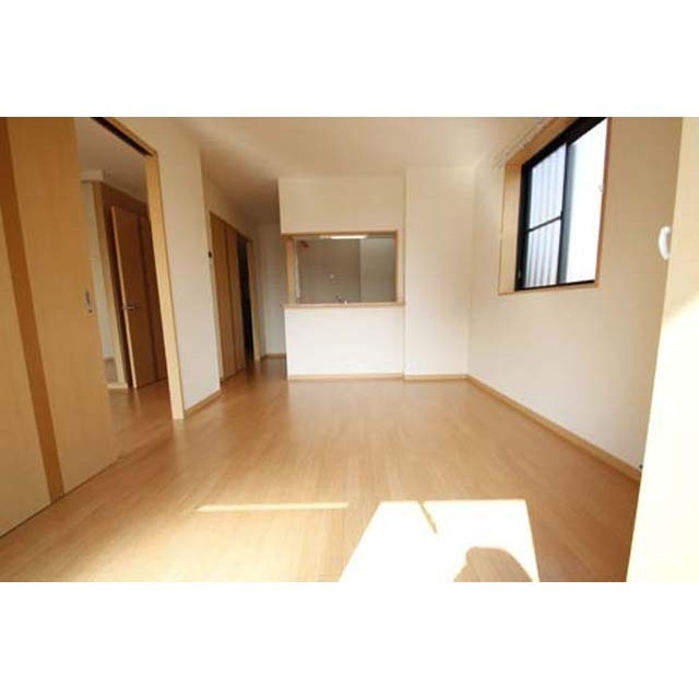 居室・リビング　内装写真は全て１０１号室です