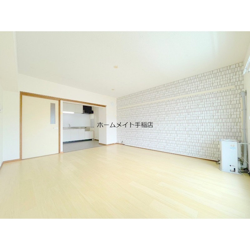 居室・リビング　明るく広々リビングスペース♪