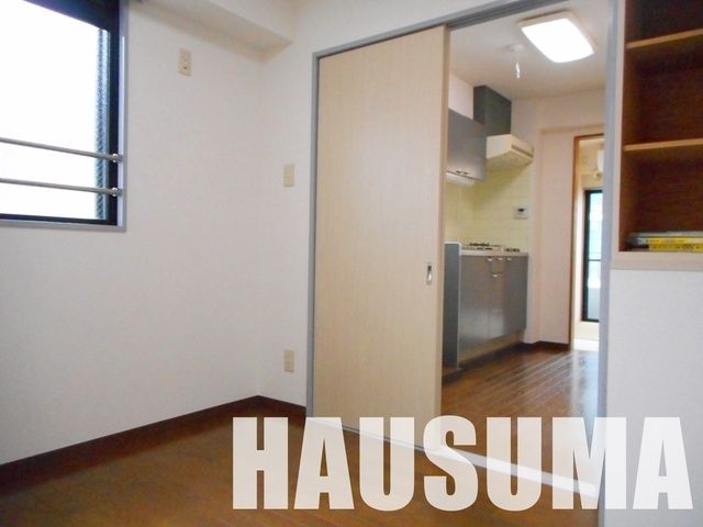 居室・リビング　※他号室参考写真