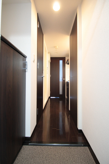 玄関　※別室の参考写真の為、現況優先です。