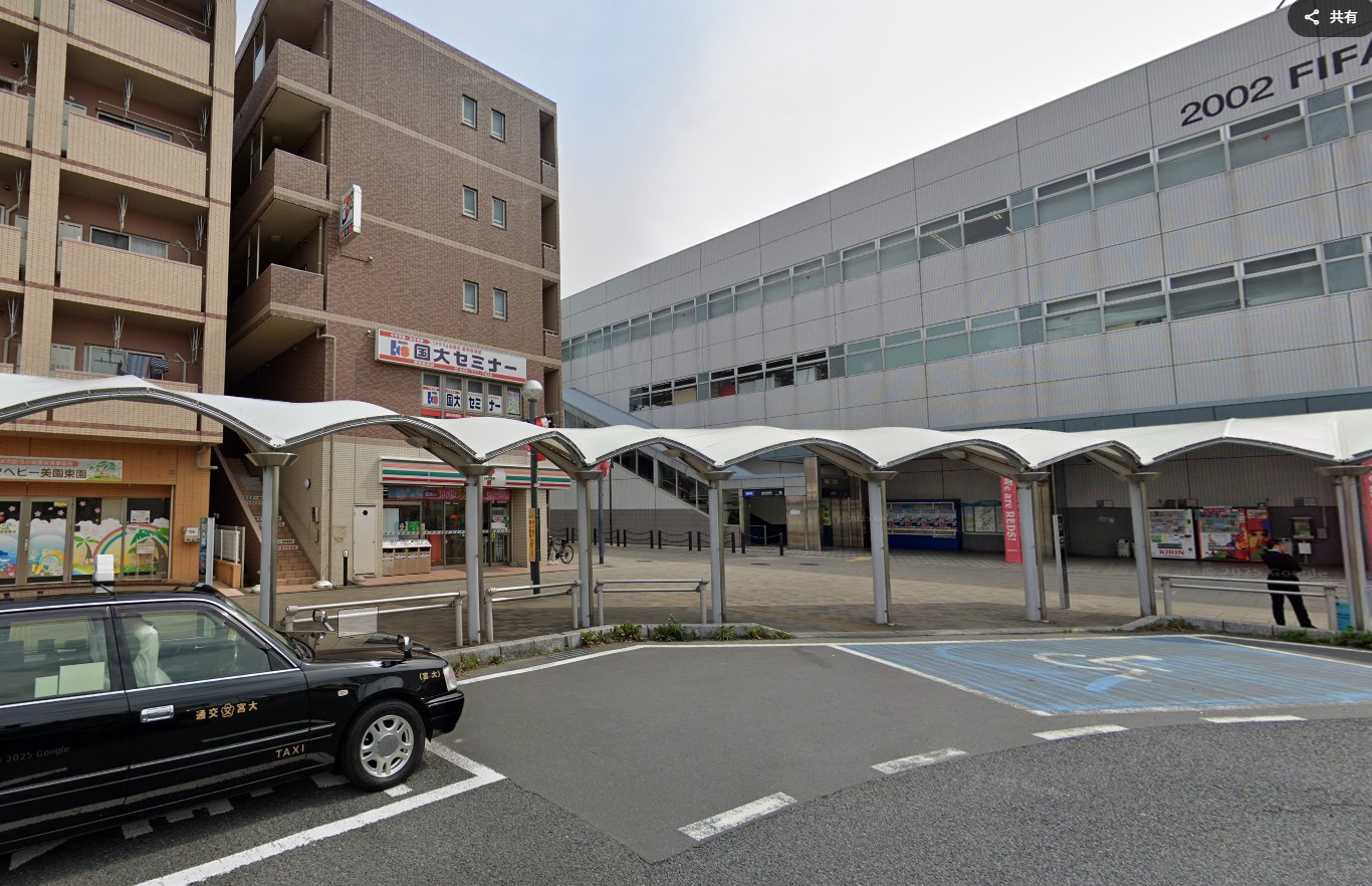 コンビニ　セブンイレブン浦和美園駅前店（コンビニ）まで573m