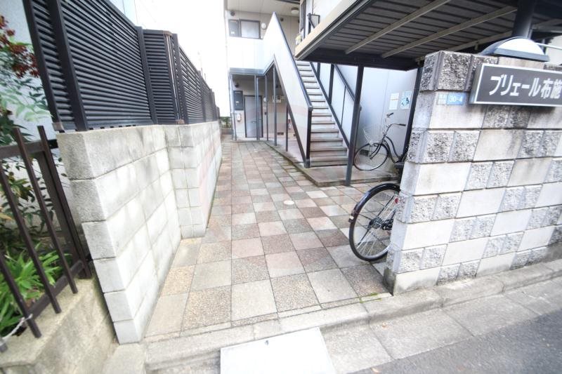 エントランス　ゆとりのあるエントランスです