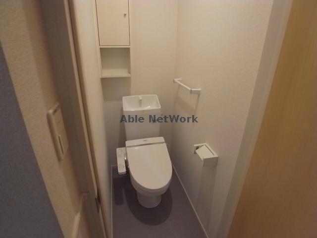 トイレ　温水洗浄便座付き