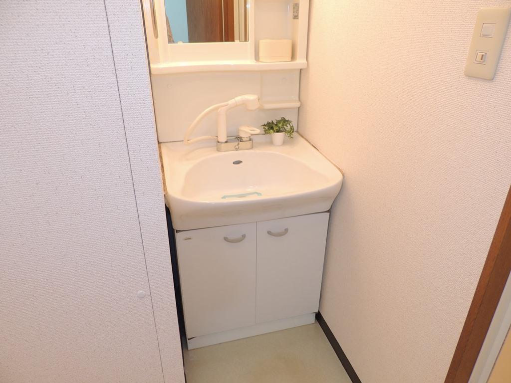 洗面設備　独立洗面台です。