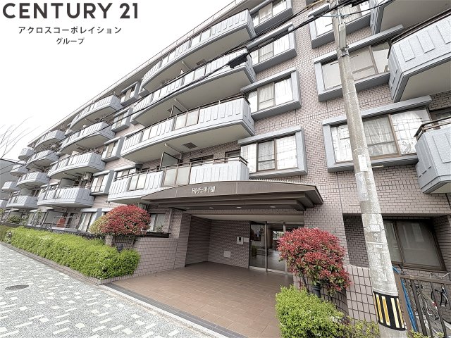建物外観　敷地内に駐車場があります！