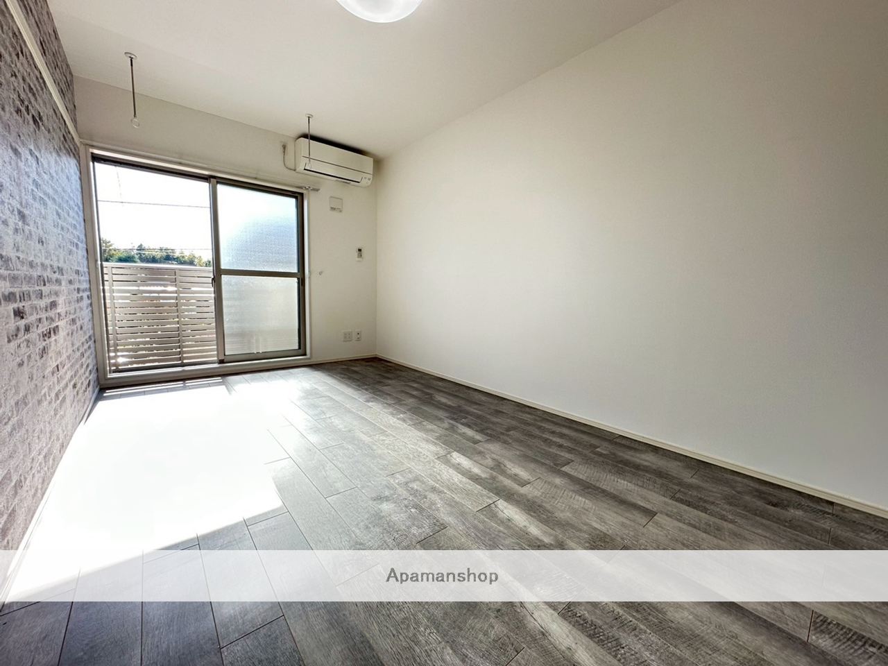 居室・リビング　※同物件、別部屋になります。