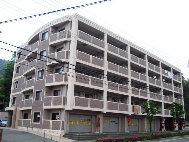 建物外観　プラティーク谷上