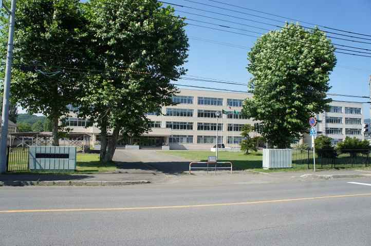 高校・高専　三笠高等学校（高校・高専）まで524m