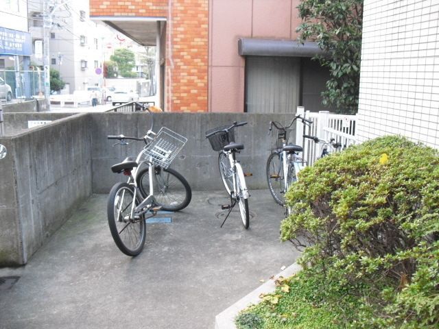 駐車場　★駐輪場★