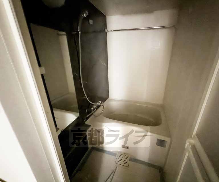 建物外観　・建築中