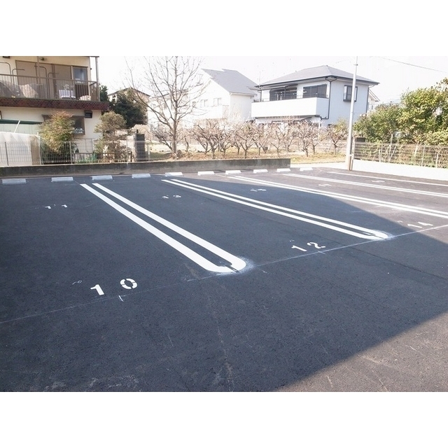 駐車場　駐車場