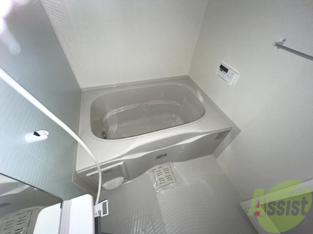 バス・シャワールーム　こちらはお風呂になります。追い炊き機能が付いております