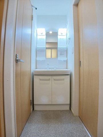洗面設備　広い洗面スペース