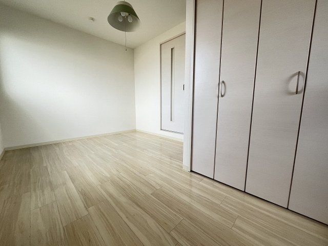 居室・リビング　こちらの居間で趣味の時間をお楽しみください