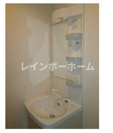 洗面設備　スペースが確保できる洗面所です