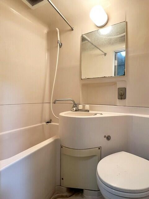 バス・シャワールーム　ゆったり過ごせるお風呂です