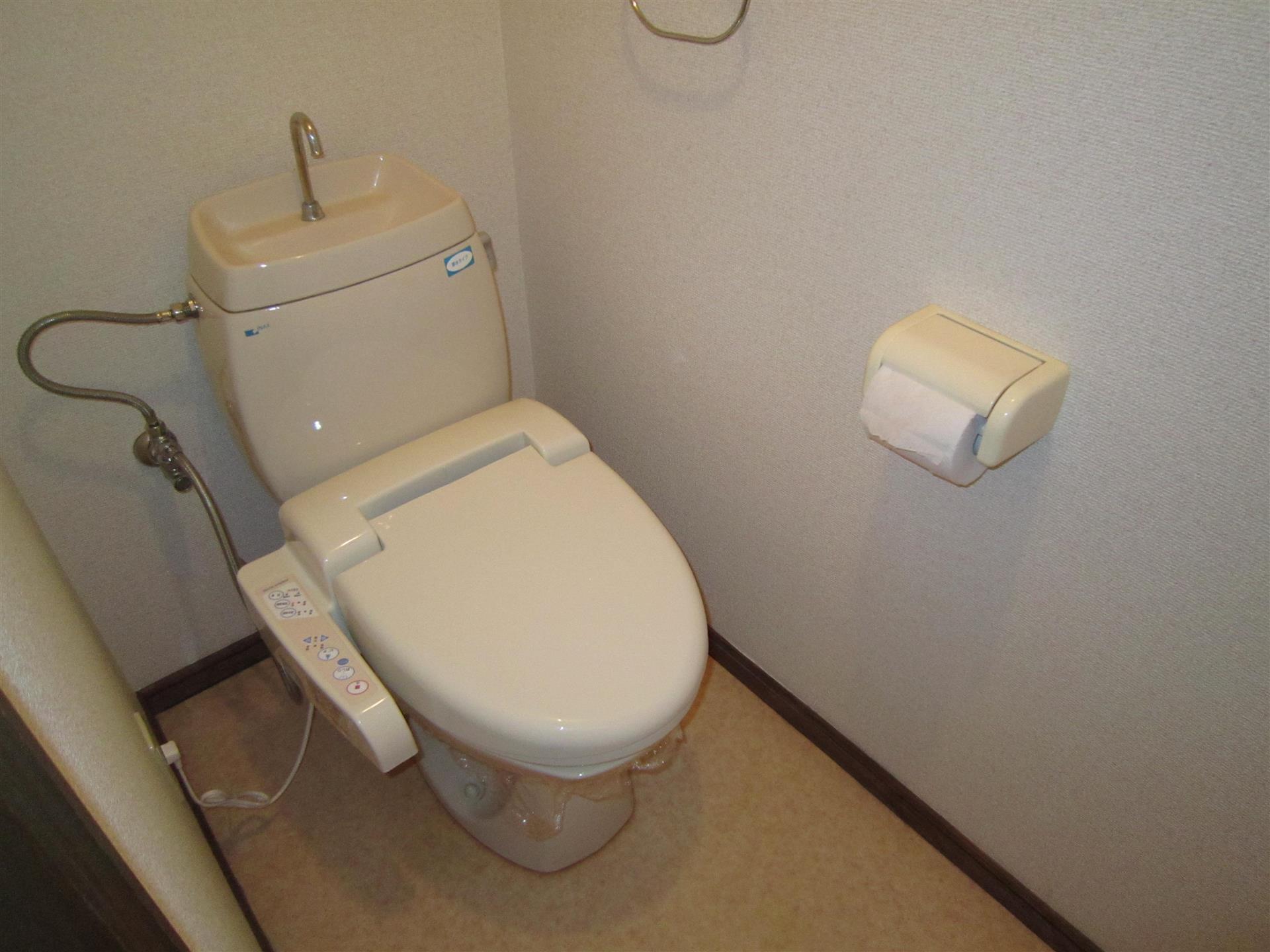 トイレ　ウォシュレット付